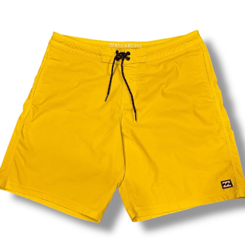 Men’s Billabong Neon Yellow Board Shorts size 34